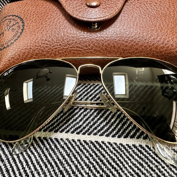 Ray-Ban Aviator Classic - Picture 2 of 3